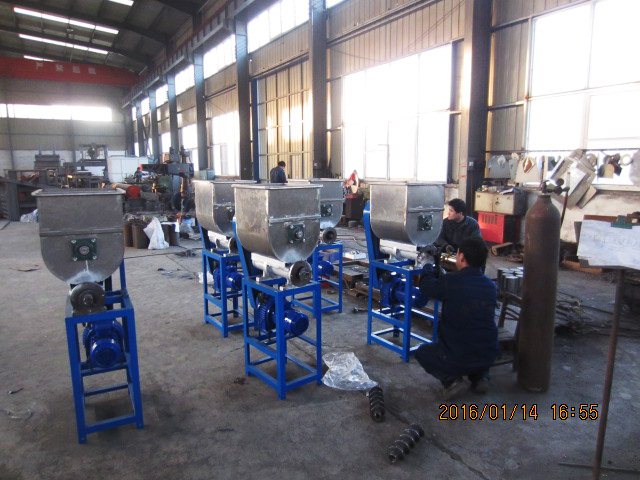 米線機(jī)生產(chǎn)車間